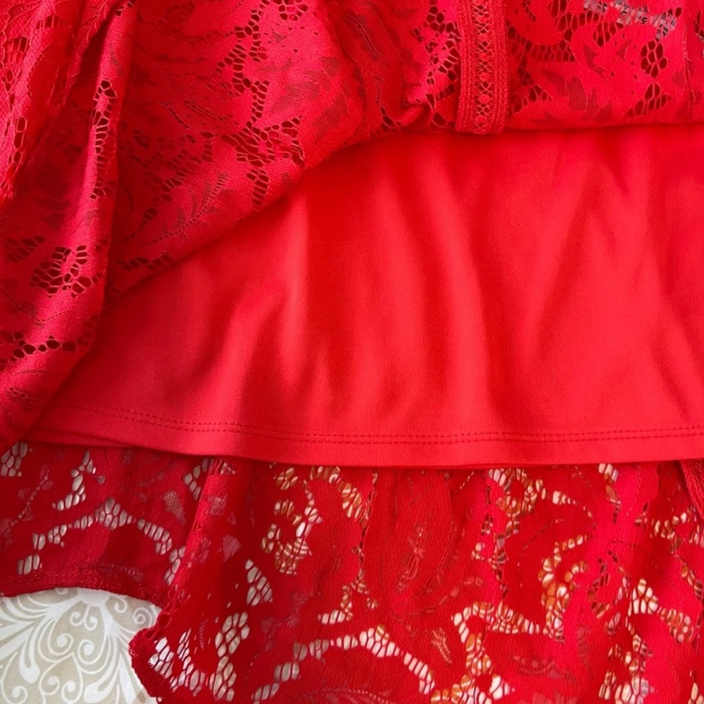 HP🌸 NWT Taylor Red Lace Sleeveless Midi dress size 6 - Picture 13 of 15